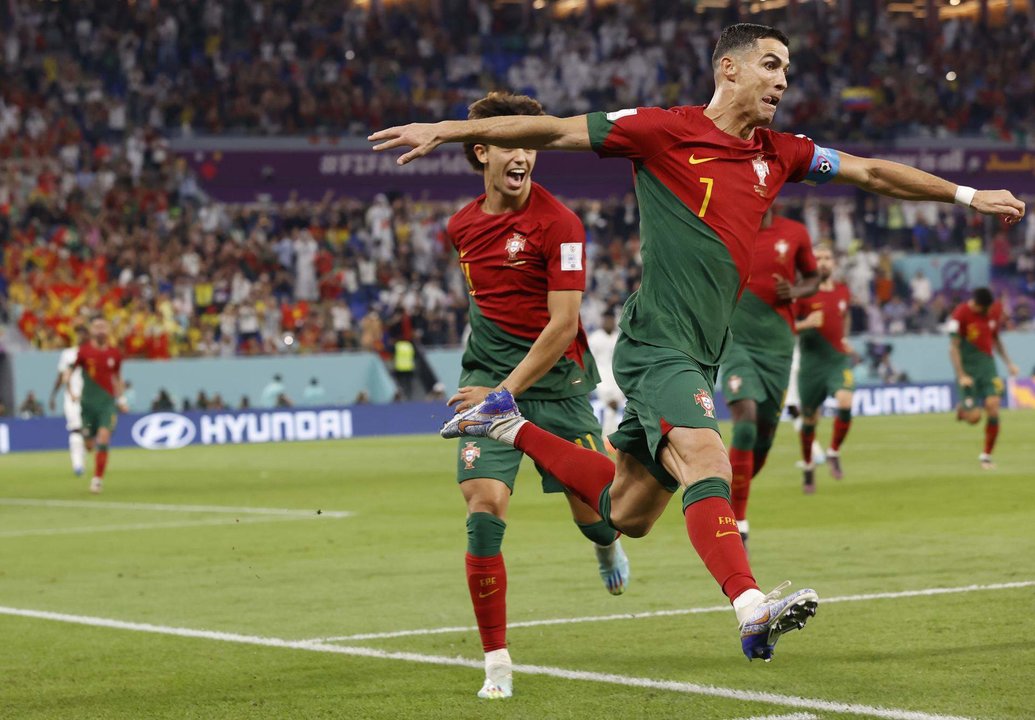 Cristiano Ronaldo celebra su gol de penalti a Ghana el pasado jueves en Doha en el debut de Portugal en Qatar 2022. EFE/EPA/Rolex dela Pena/archivo