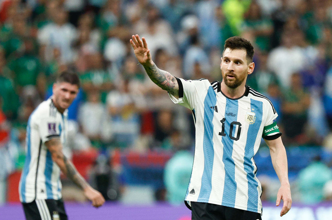 Lionel Messi de Argentina reacciona hoy, en un partido de la fase de grupos del Mundial de Fútbol Qatar 2022 entre Argentina y México en el estadio de Lusail (Catar). EFE/ Rodrigo Jiménez