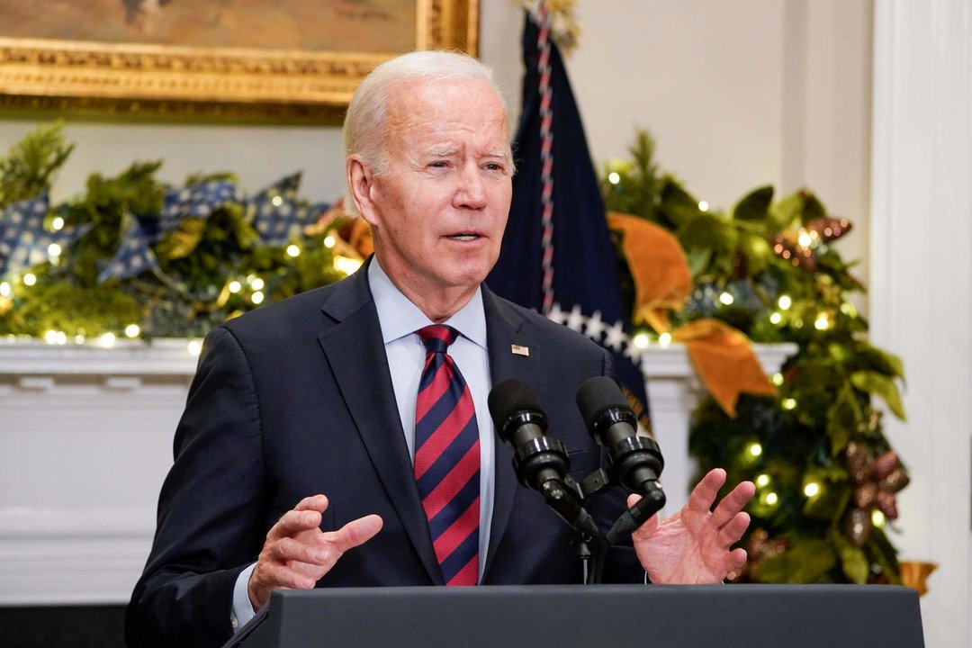El presidente de Estados Unidos, Joe Biden, fue registrado este viernes, 2 de diciembre, durante una alocución pública, en la Casa Blaanca, en Washington (EE.UU.). EFE/Shawn Thew